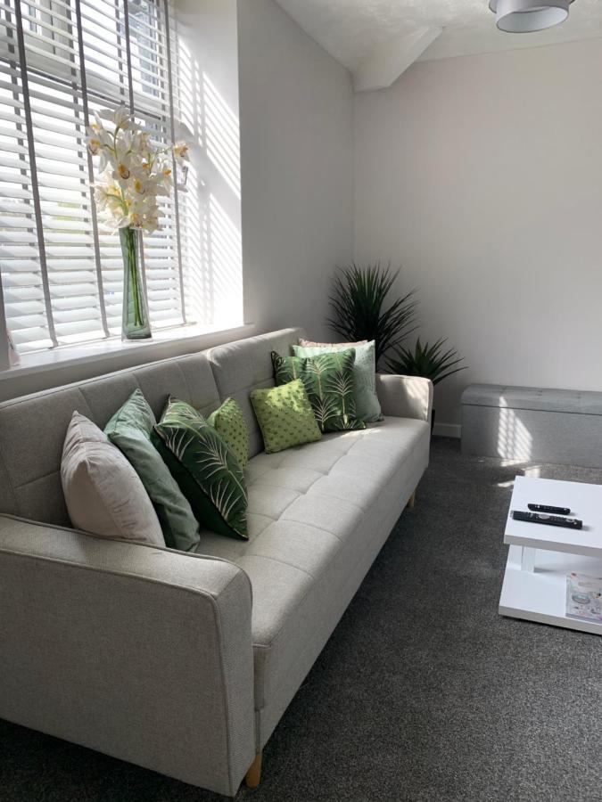 The Greens Apartment Farnworth Εξωτερικό φωτογραφία