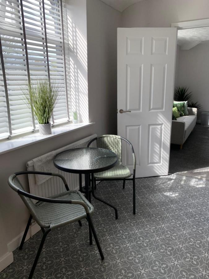 The Greens Apartment Farnworth Εξωτερικό φωτογραφία